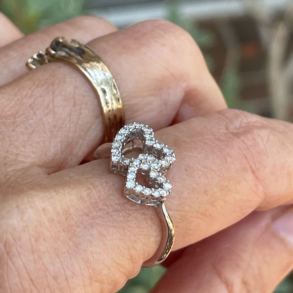 18k 0.30 CTW Diamond Ring - Picture 5 of 14